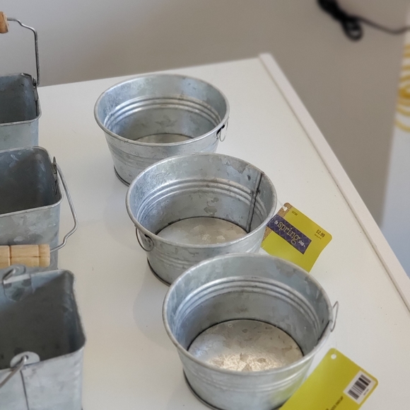 Metal Container Buckets With Handles Measures Approximately 2 To 3 Inches - Picture 4 of 9